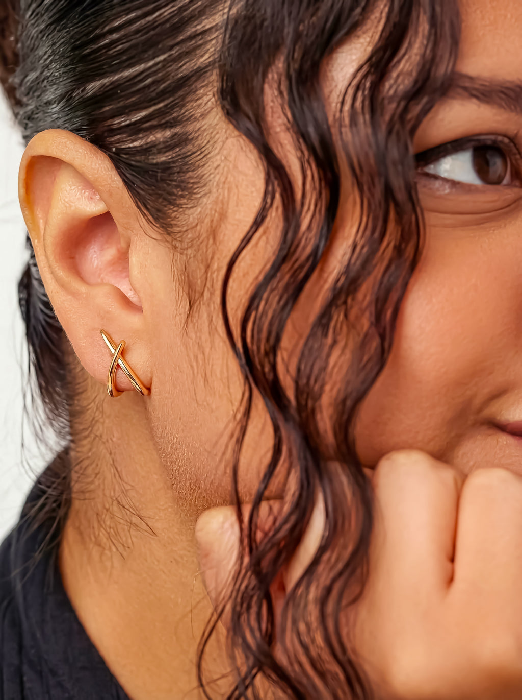MUMREUES 14K Gold Stud Earrings for Women - Hypoallergenic Minimalist Criss Cross Dainty Earrings - Sensitive Ears Gift