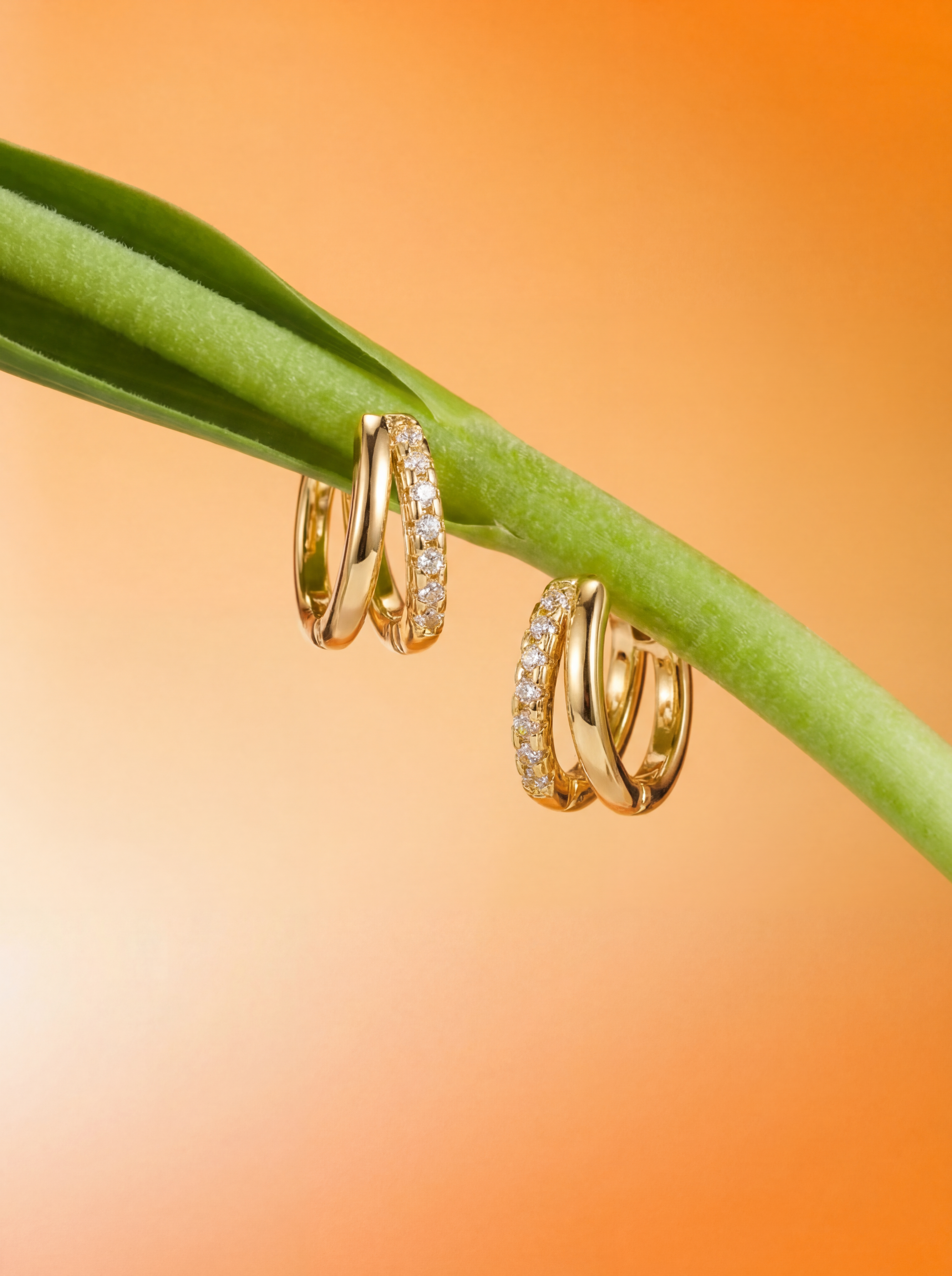 MUMREUES 14K Gold Plated Huggie Hoop Earrings for Women - Small Hypoallergenic Gold Hoops - Minimalist Daily Jewelry Gift